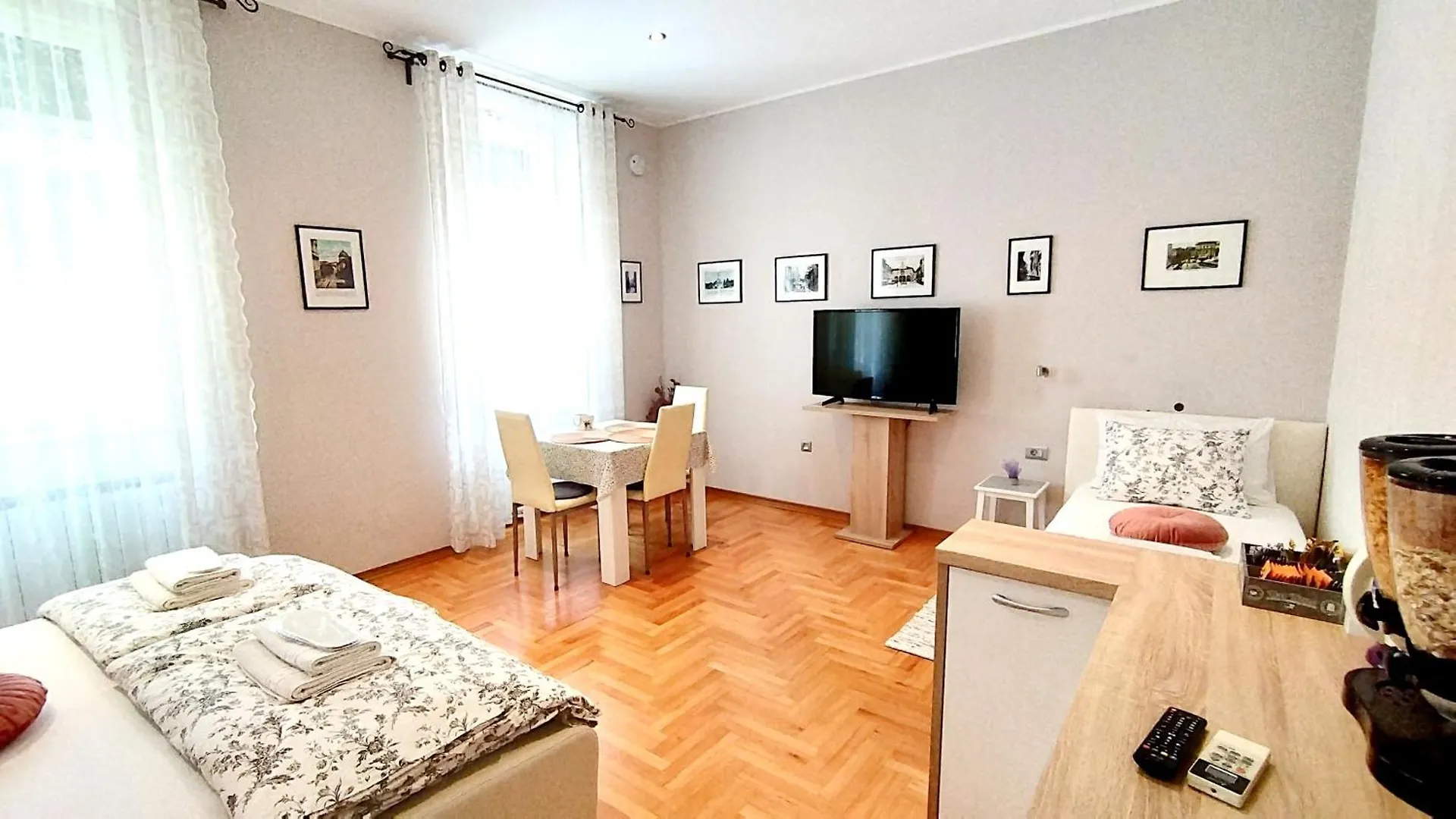 Lavender - City Room With Free Parking Guest house