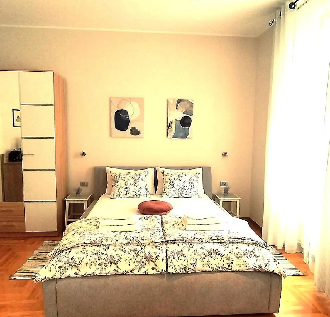 Lavender - City Room With Free Parking Guest house