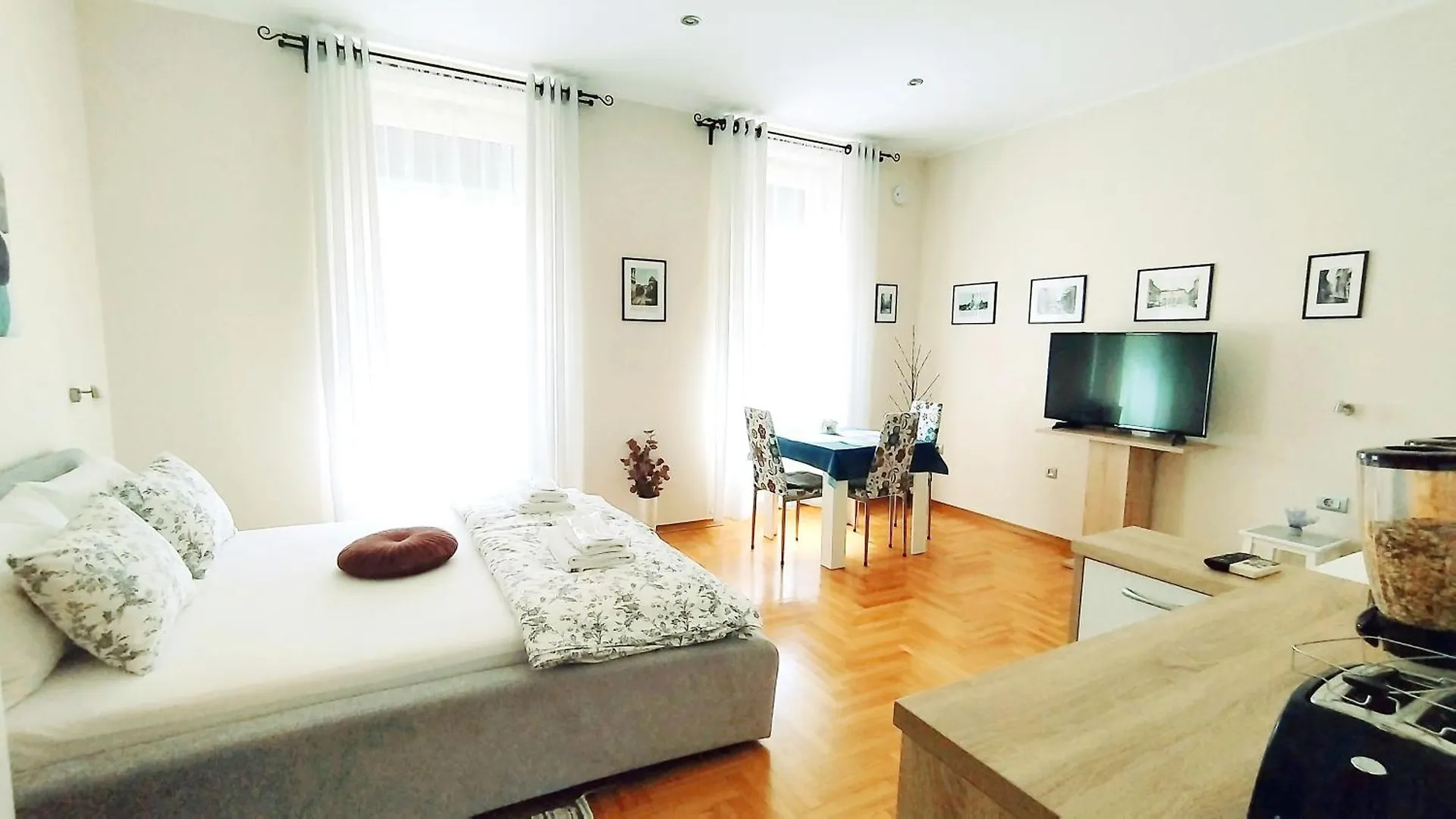 Lavender - City Room With Free Parking