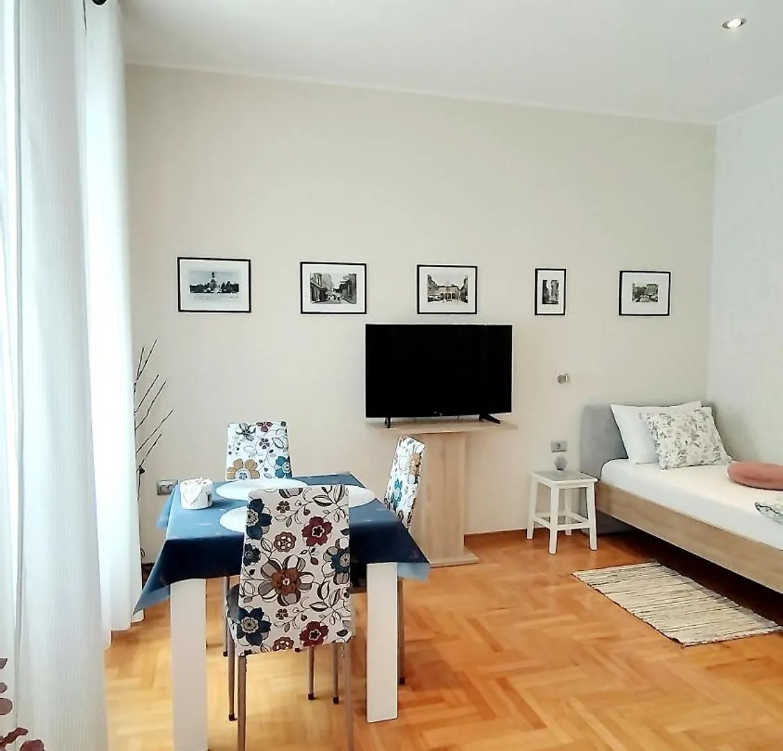 Lavender - City Room With Free Parking