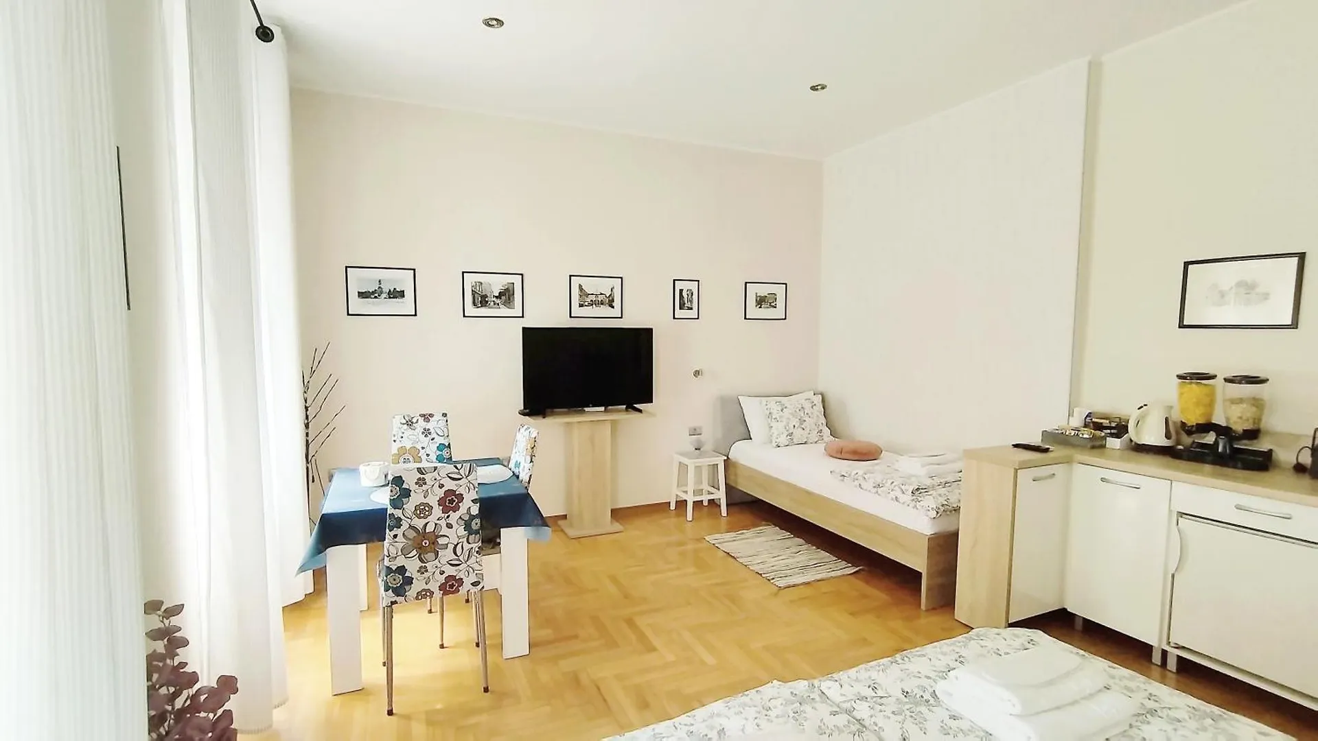 Lavender - City Room With Free Parking Pula