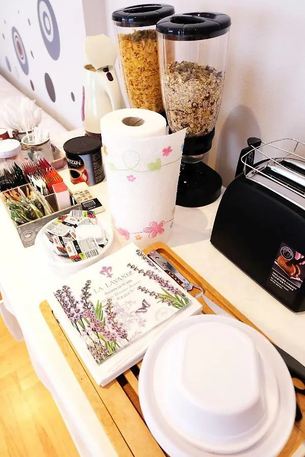 Lavender - City Room With Free Parking Guest house